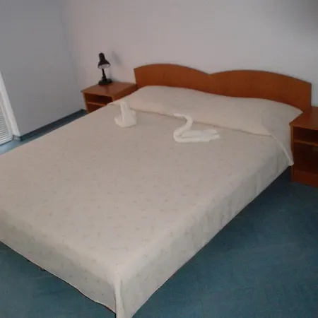 Family Maritime Hotell 2*